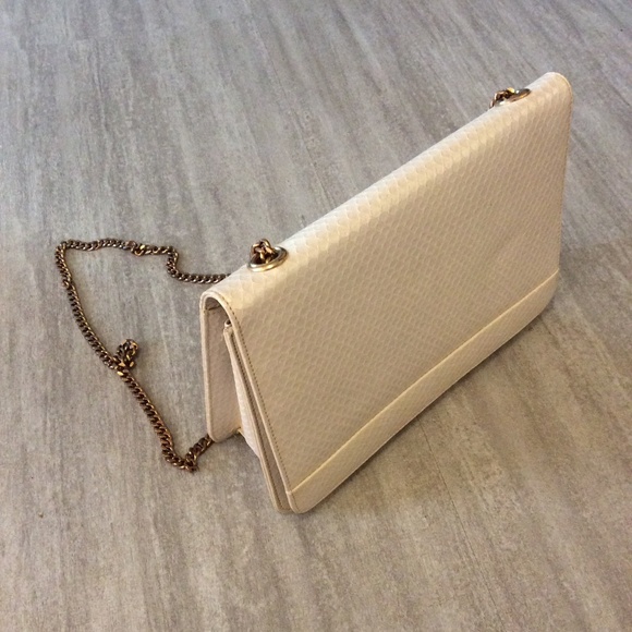 Vintage Cream Faux Snakeskin Gold-Chained Crossbody Bag - Picture 3 of 8